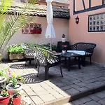 Bed & Breakfast La Cour Des Amis