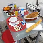La Cour Des Amis