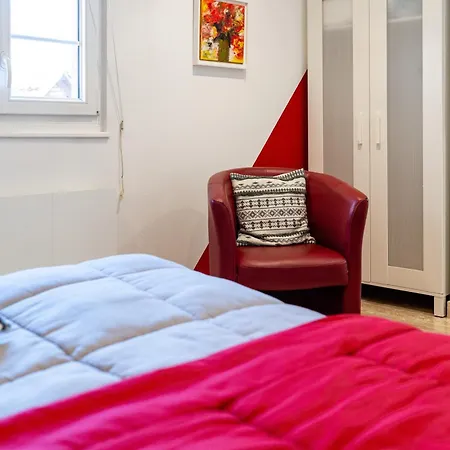 La Cour Des Amis Bed & Breakfast