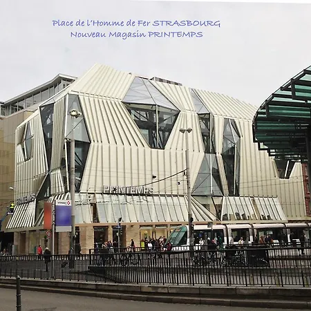 La Cour Des Amis Panzió