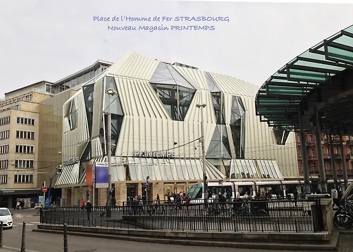 La Cour Des Amis Bed & Breakfast